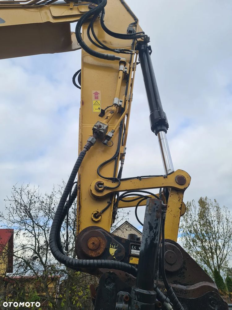 Caterpillar 320  07A Japan - 9