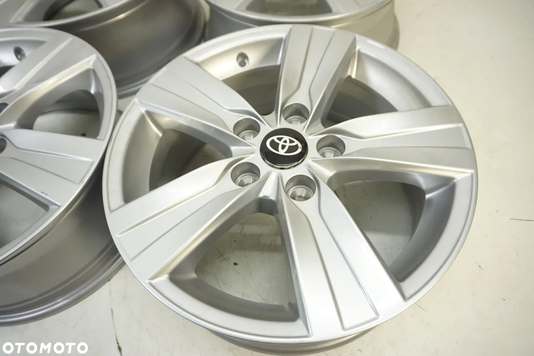 FELGI  ALUMINIOWE 16 TOYOTA CAMRY AURIS AVENSIS COROLLA RAV-4 CH R PREVIA YARIS IV CROSS  5X114,3 - 6