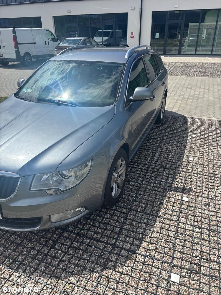 Skoda Superb 2.0 TDI DSG Ambition - 10