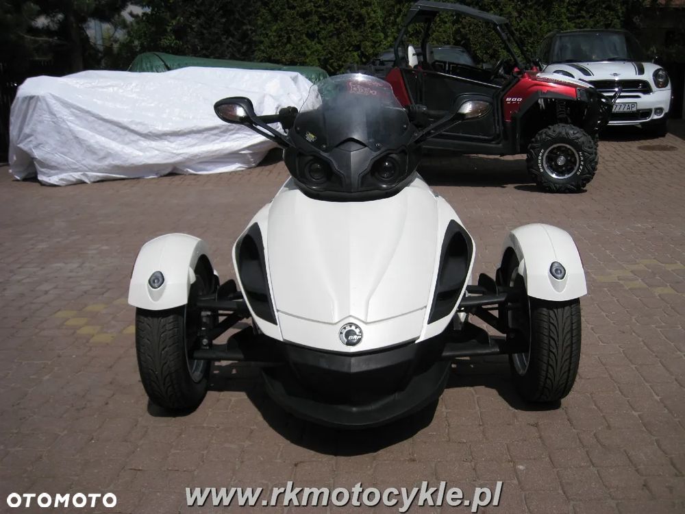 Can-Am Spyder - 8