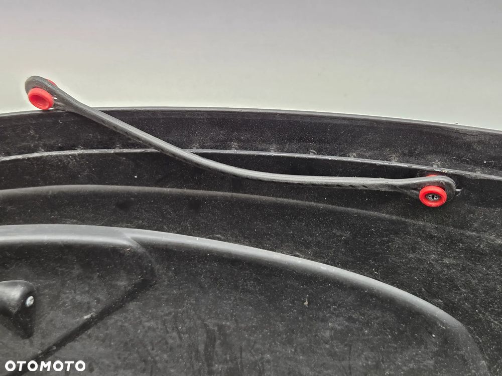 KUFER CENTRALNY  PEUGEOT VIVACITY SKUTER YAMAHA SUZUKI CPI - 18