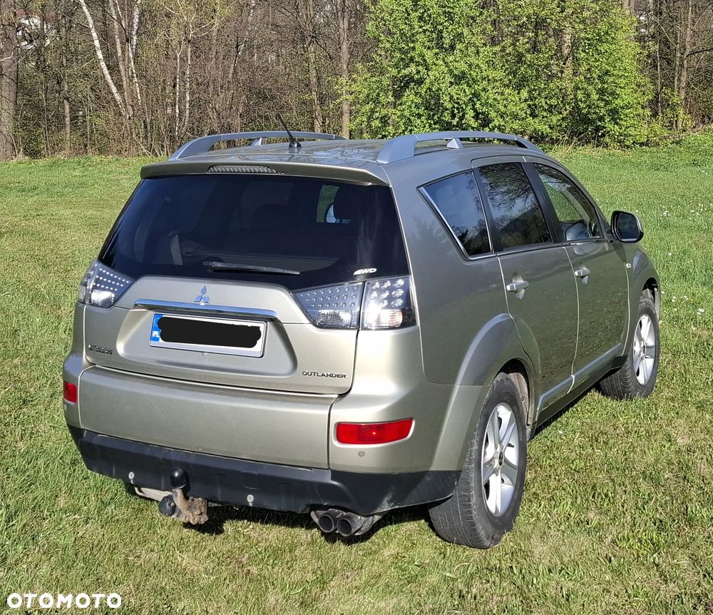 Mitsubishi Outlander 2.0 DID Instyle - 3
