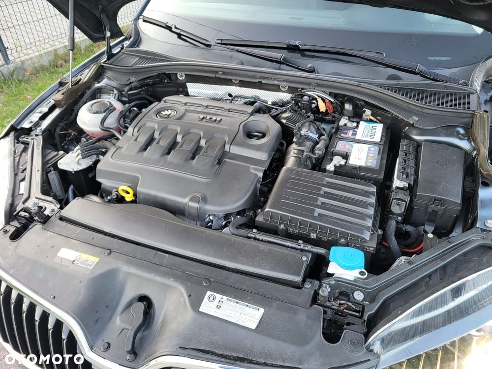 Skoda Superb 2.0 TDI Ambition DSG - 23