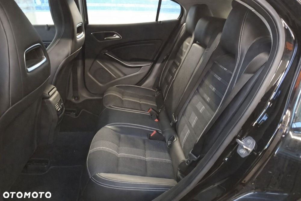 Mercedes-Benz GLA 180 7G-DCT Activity Edition - 7