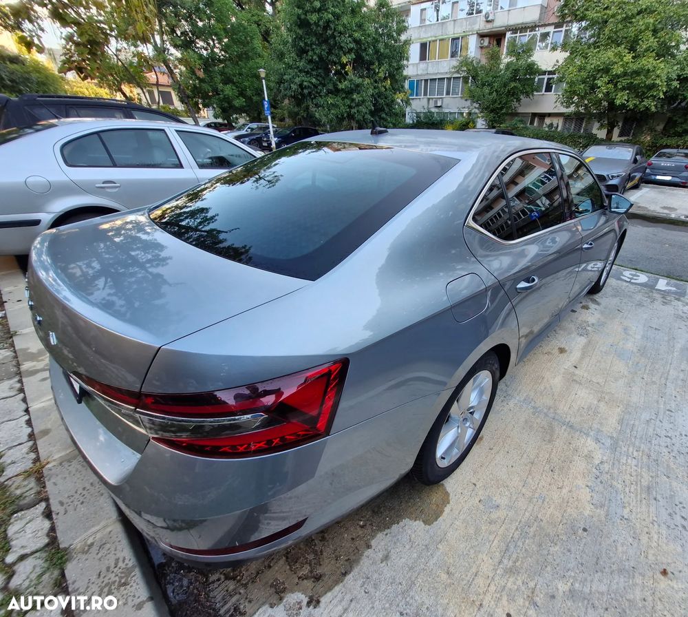 Skoda Superb 2.0 TDI DSG Ambition - 10