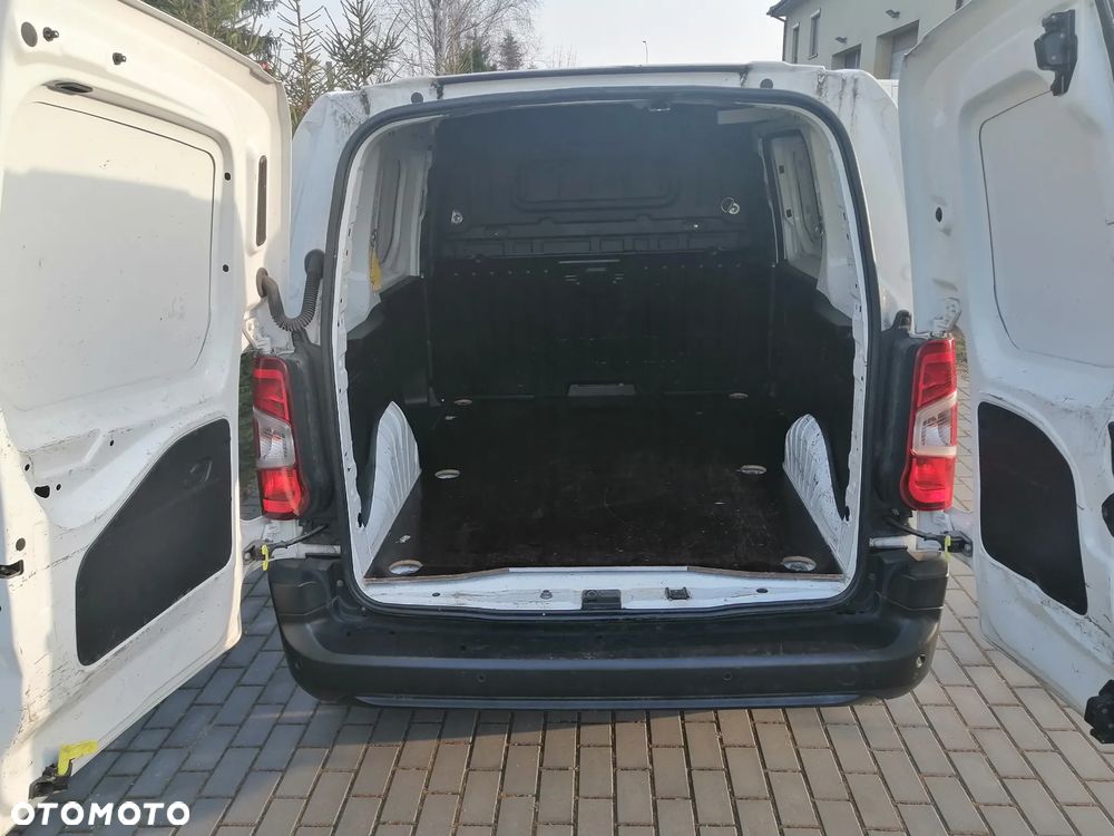 Opel Combo 1.2 Turbo S&S - 9