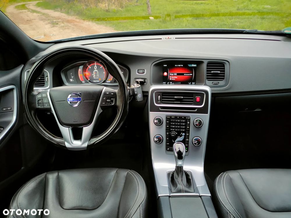 Volvo V60 D4 Geartronic Summum - 28