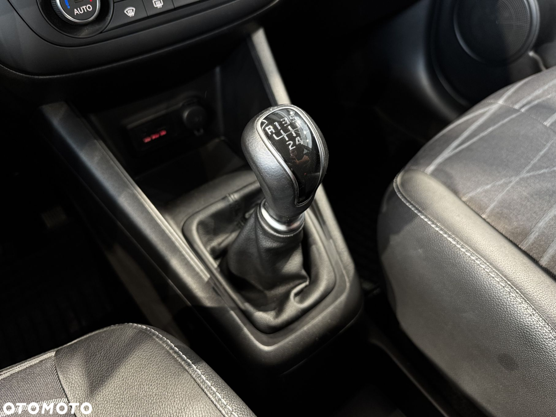 Kia Venga - 24