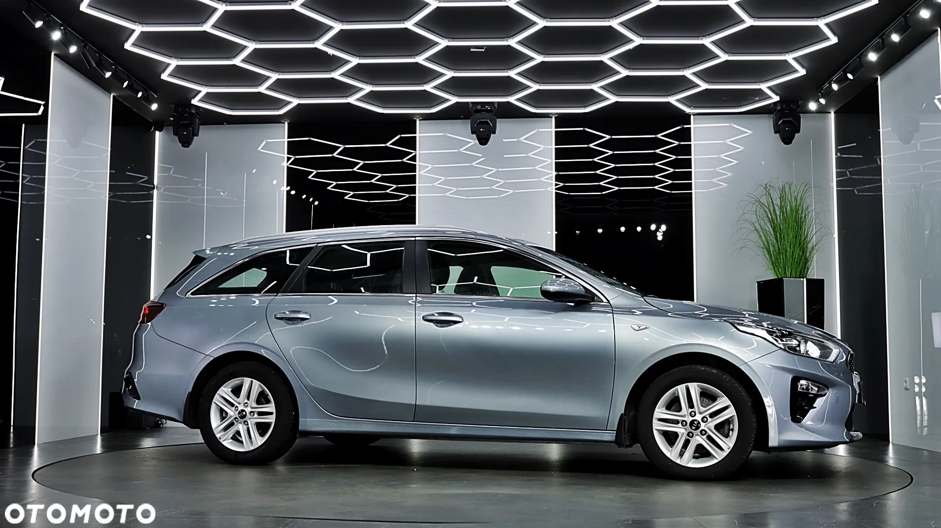Kia Ceed 1.6 CRDi SCR M - 11