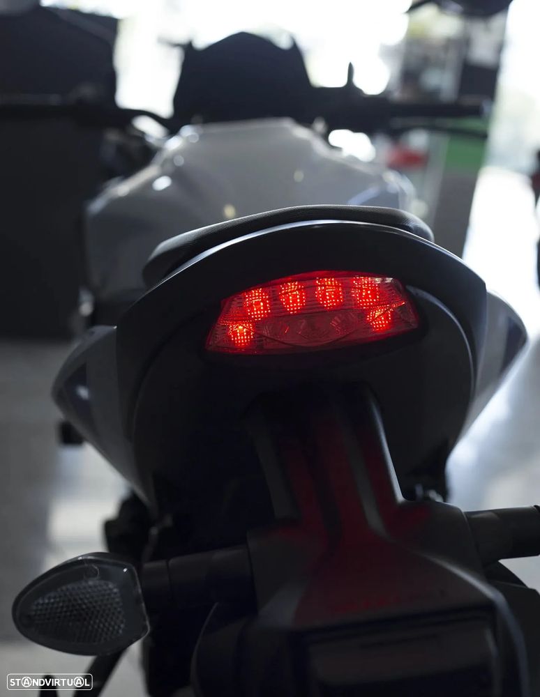 Suzuki GSX GSX-S 750 - 5