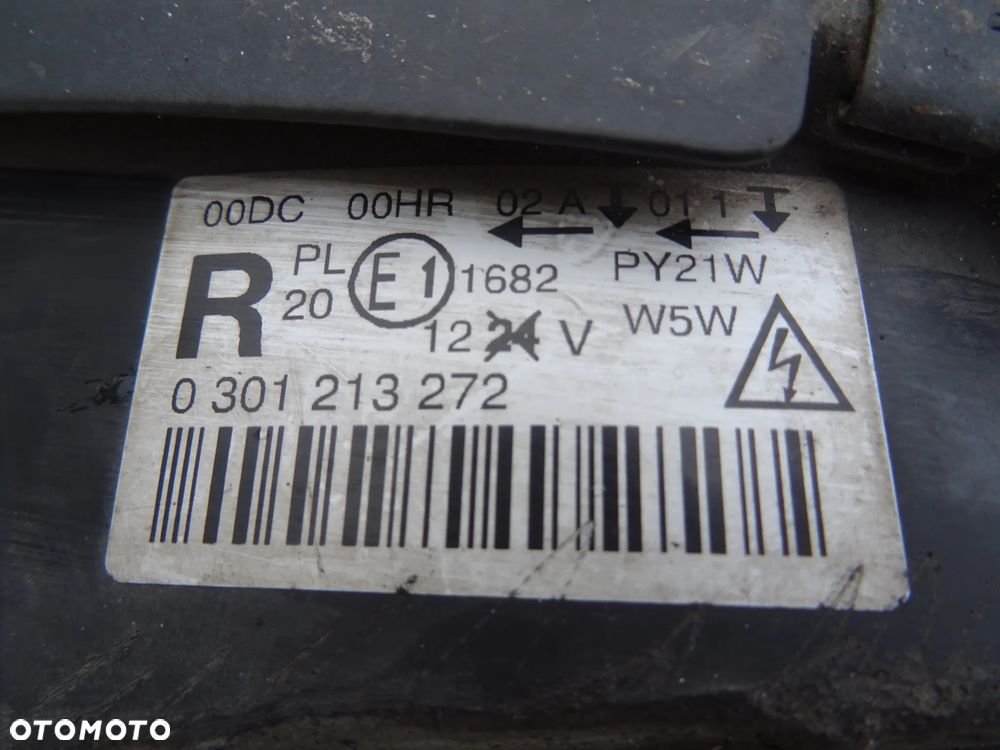 Peugeot 407 lampa prawy przód prawa przednia przedni reflektor xenon - 4