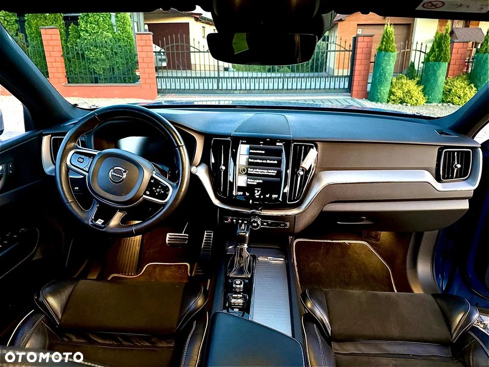 Volvo XC 60 D4 AWD R-Design - 24