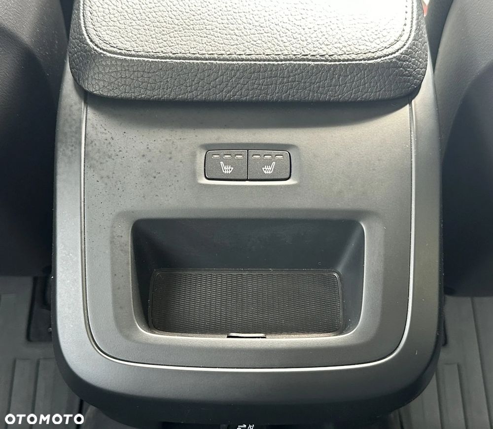 Volvo V90 D4 Momentum - 24