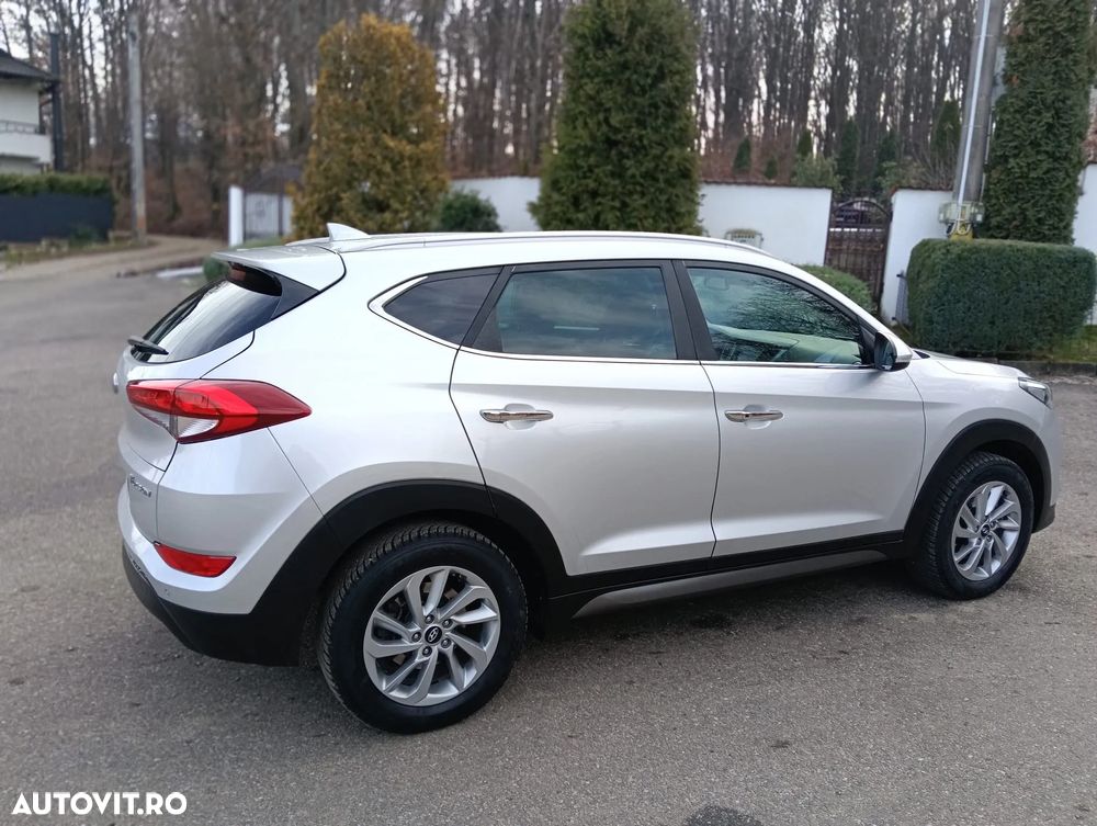 Hyundai Tucson blue 1.7 CRDi 2WD Style - 11
