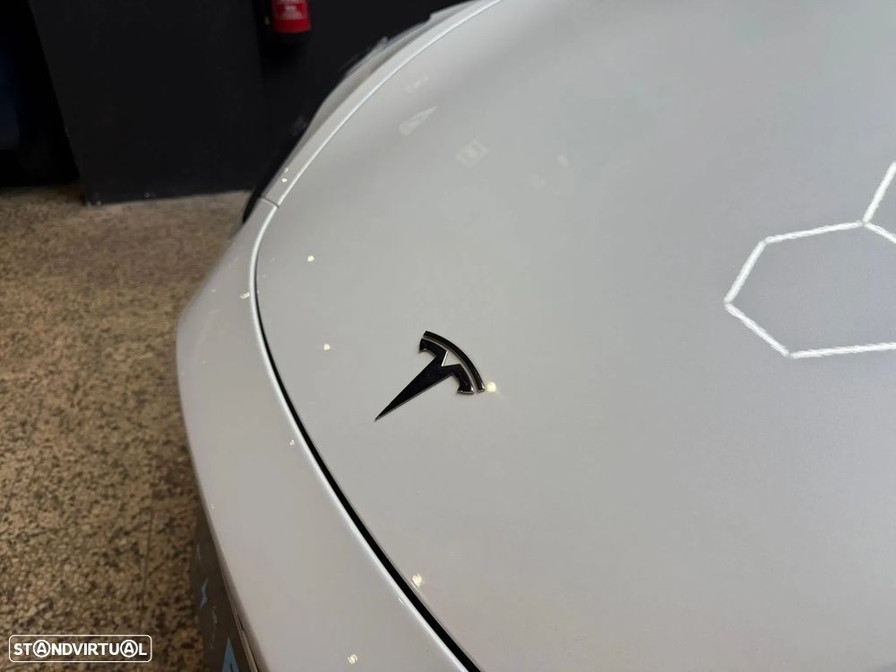 Tesla Model Y Long Range Dual Motor AWD - 4