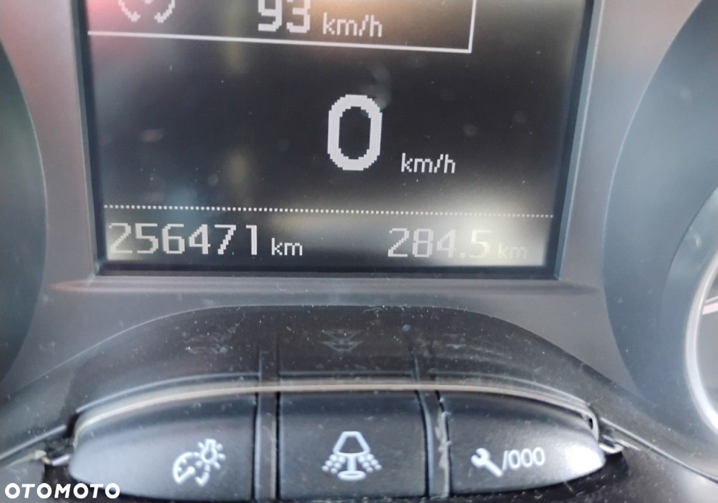 Peugeot 208 - 13