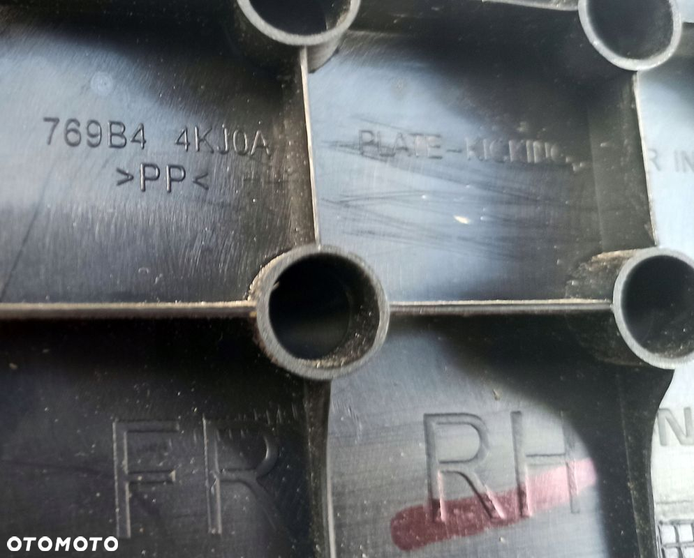 NAVARA D23 IV NP300 OSŁONA PROGU PRAWY PRZÓD EUR - 2