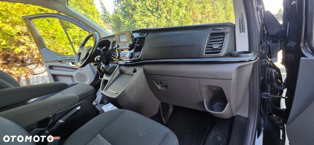 Ford Tourneo Custom 2.0 EcoBlue L1 Titanium - 40