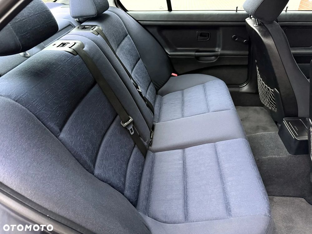 BMW Seria 3 316i - 19