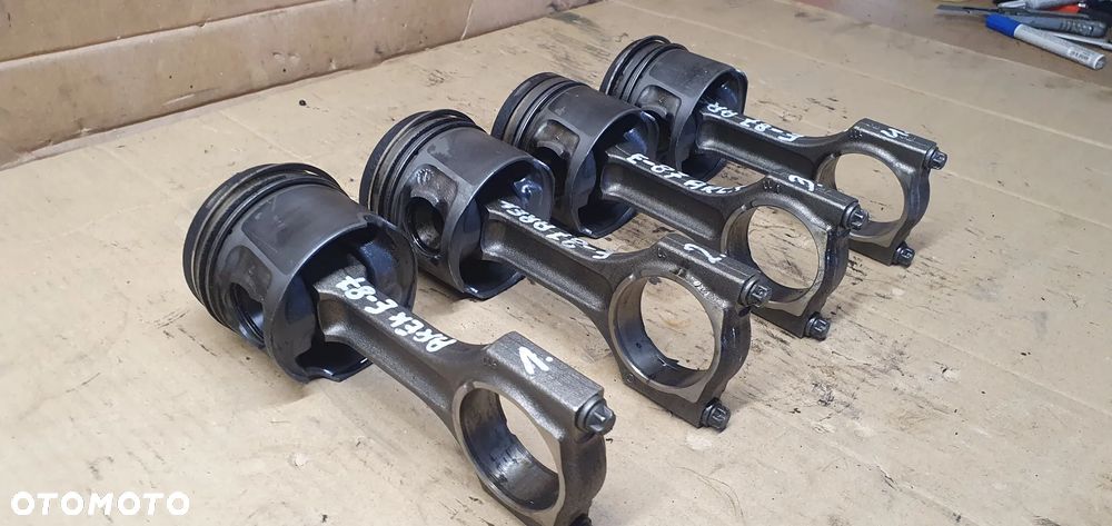 Tłok korbowód BMW I E81 E87 Lift 2.0D N47D20A - 4