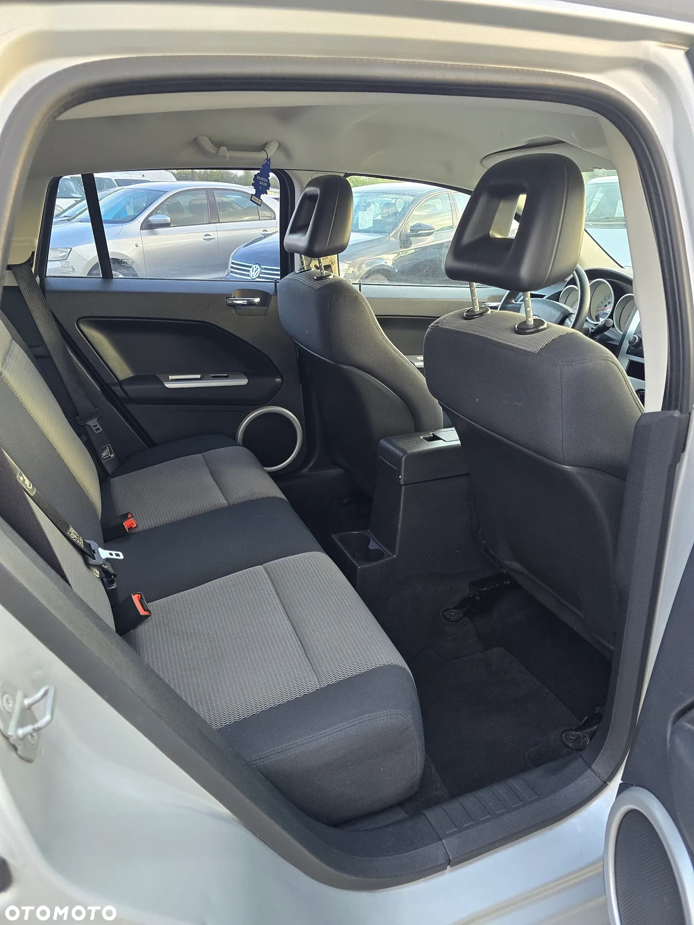 Dodge Caliber - 11