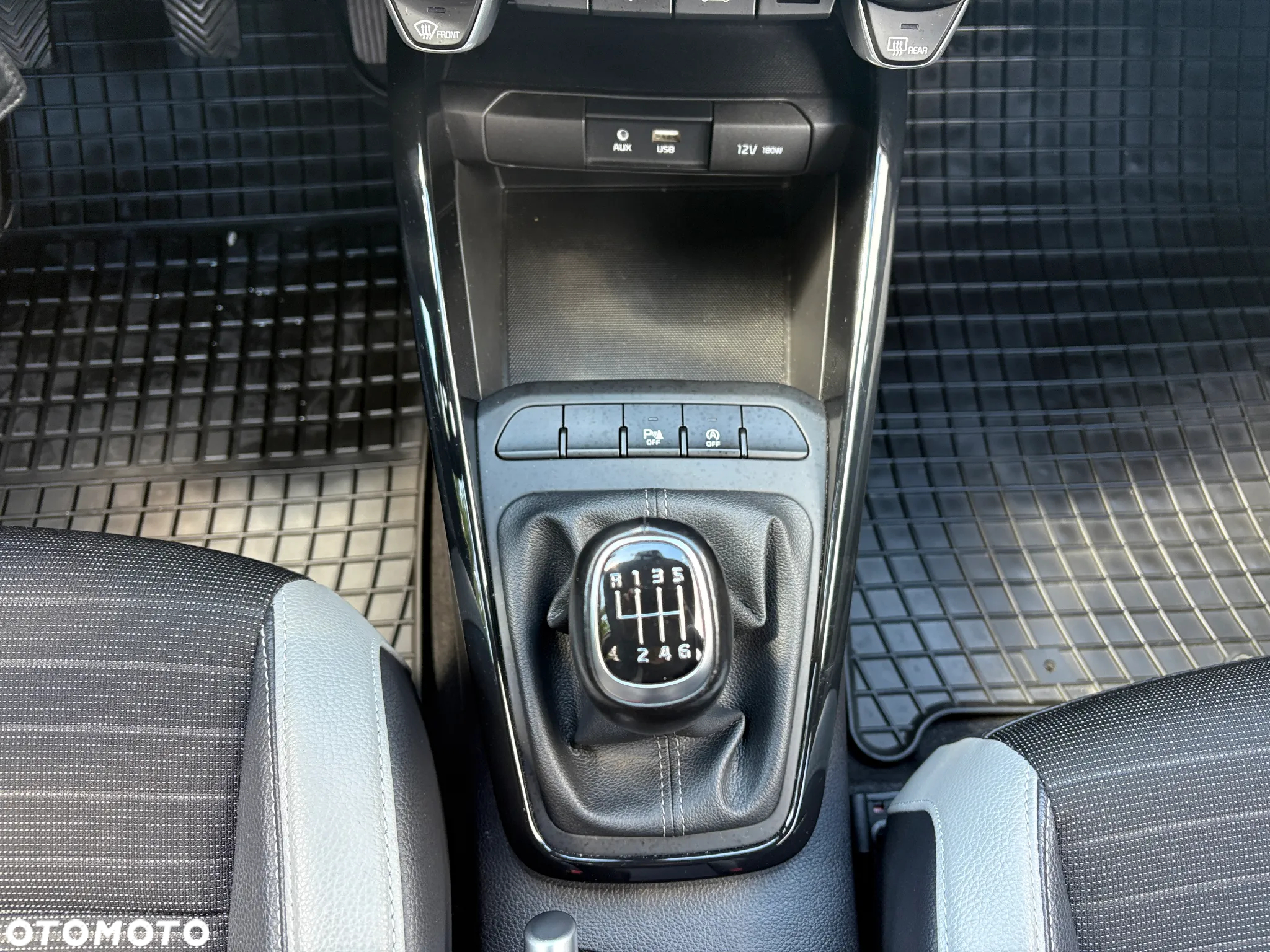 Kia Stonic - 12