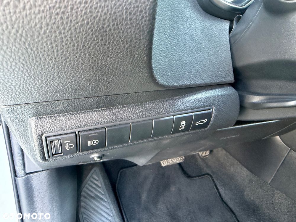 Toyota Corolla 2.0 Hybrid Executive - 15