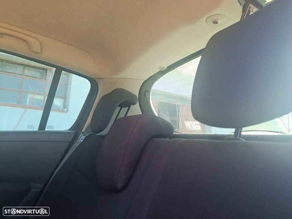 Renault Clio 1.2 16V Dynamique - 10