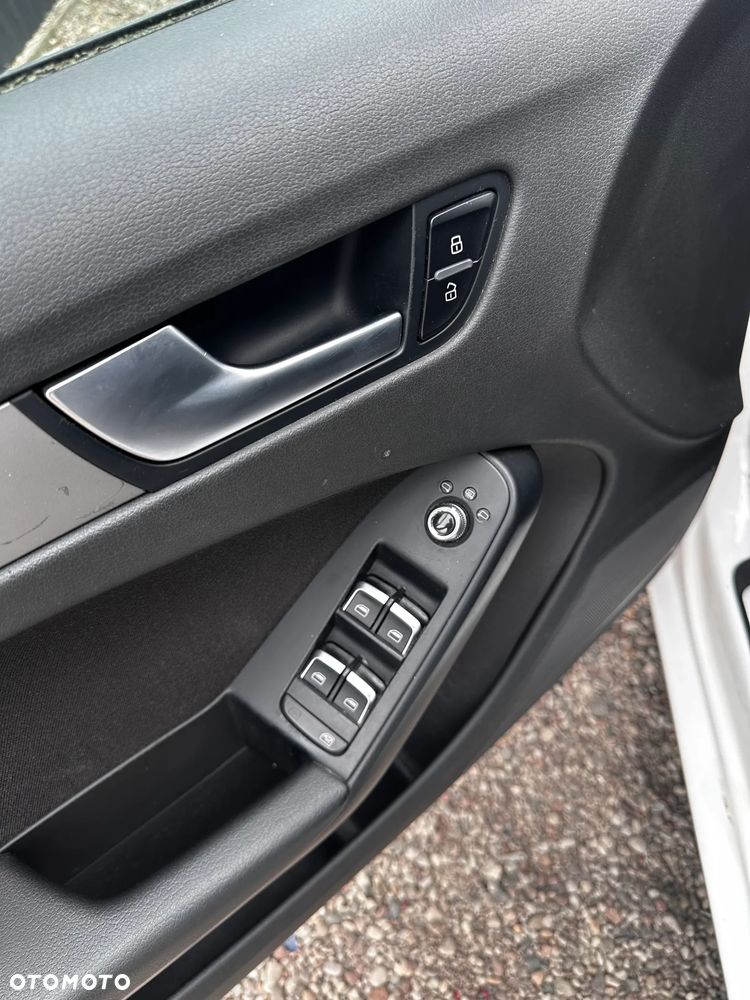 Audi A4 Avant 2.0 TDI DPF clean diesel Ambiente - 12