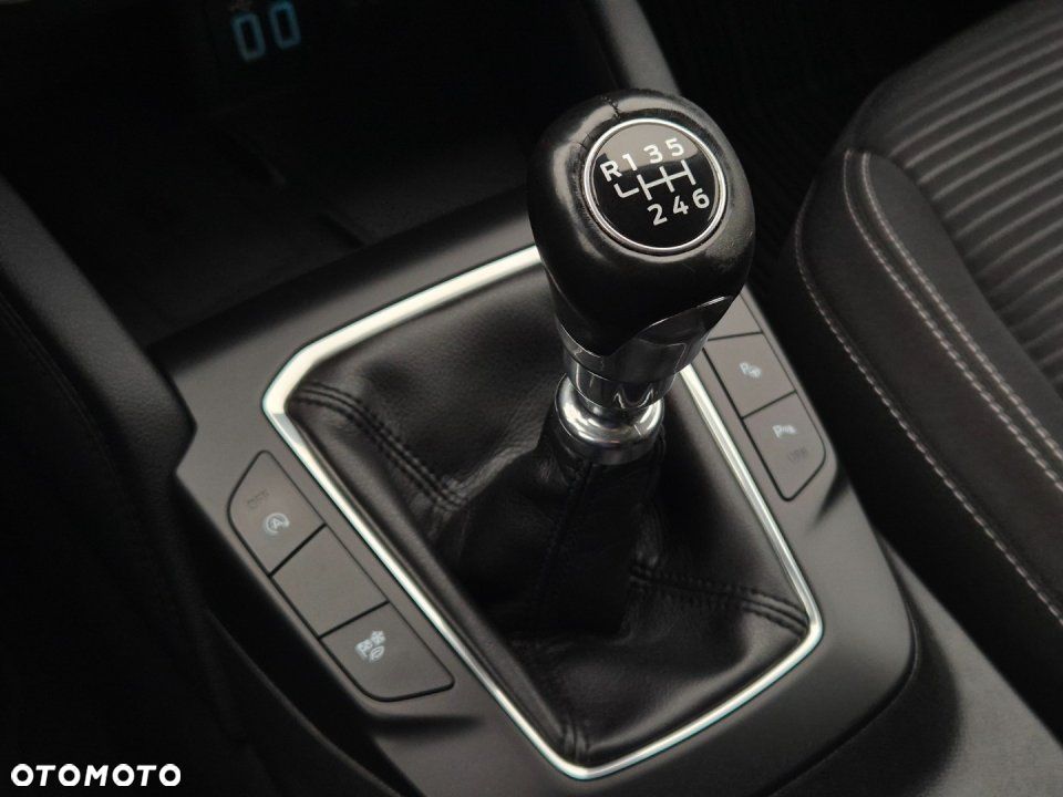 Ford Kuga - 28