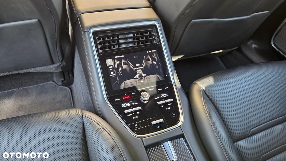 Porsche Panamera Turbo - 10
