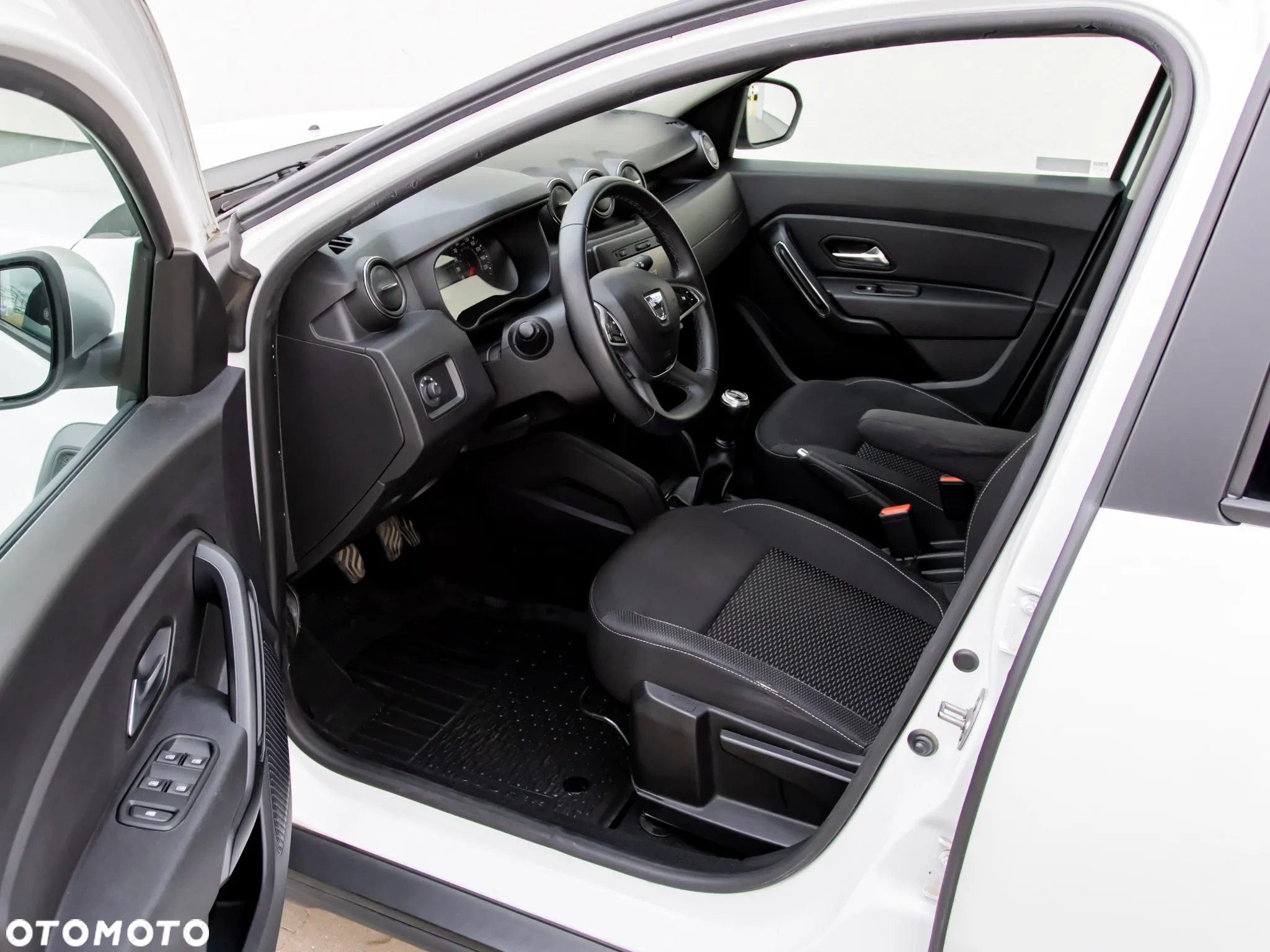 Dacia Duster 1.6 SCe Access S&S - 25