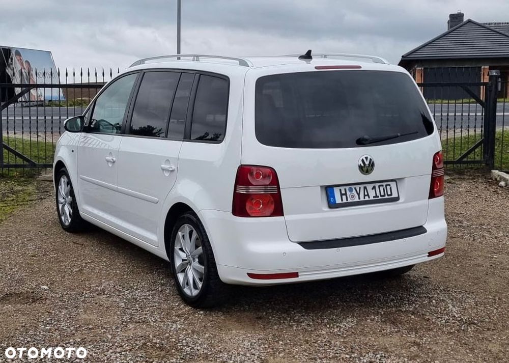 Volkswagen Touran 2.0 TDI DPF R-Line Edition - 10