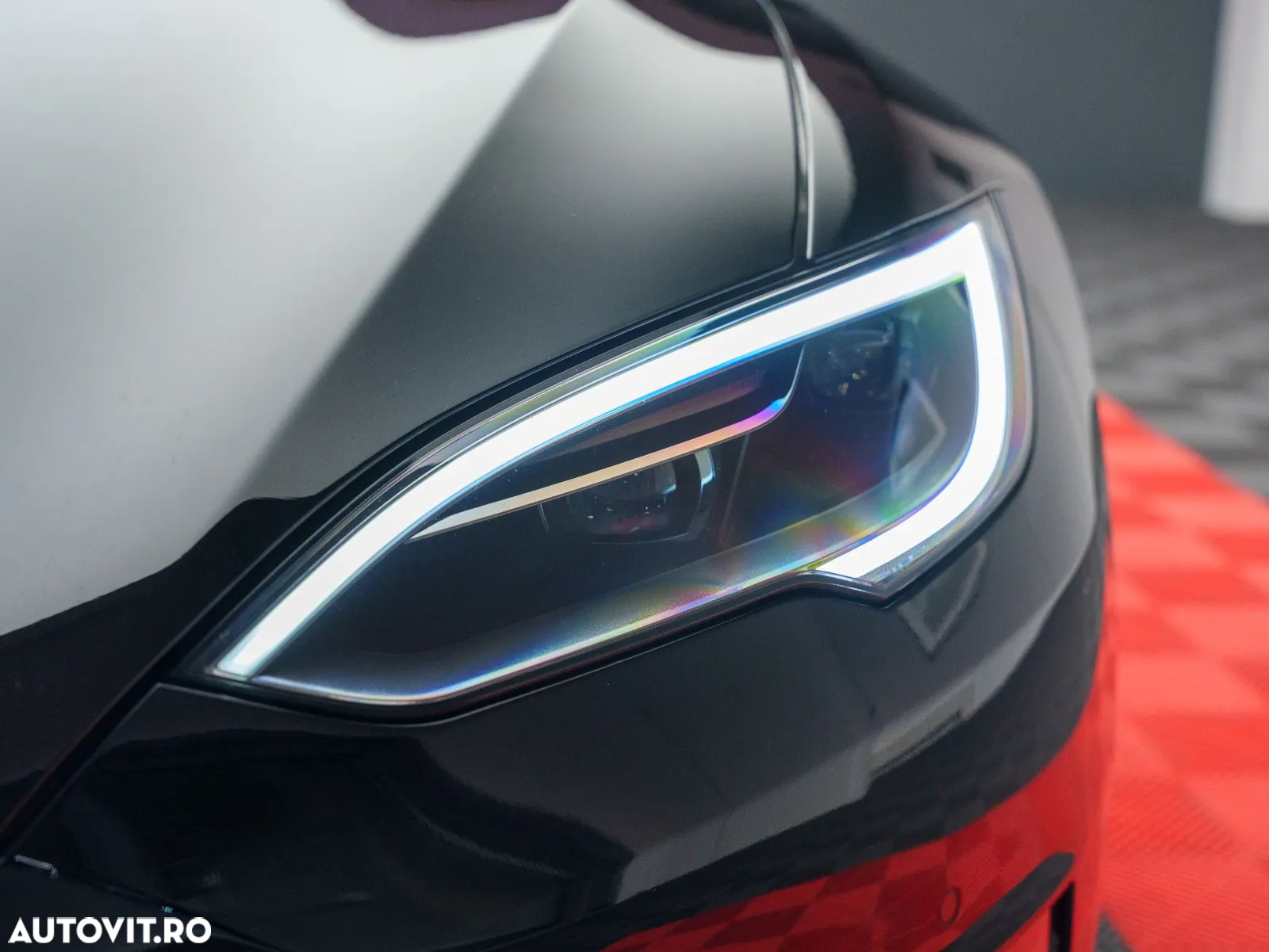 Tesla Model S Plaid - 10