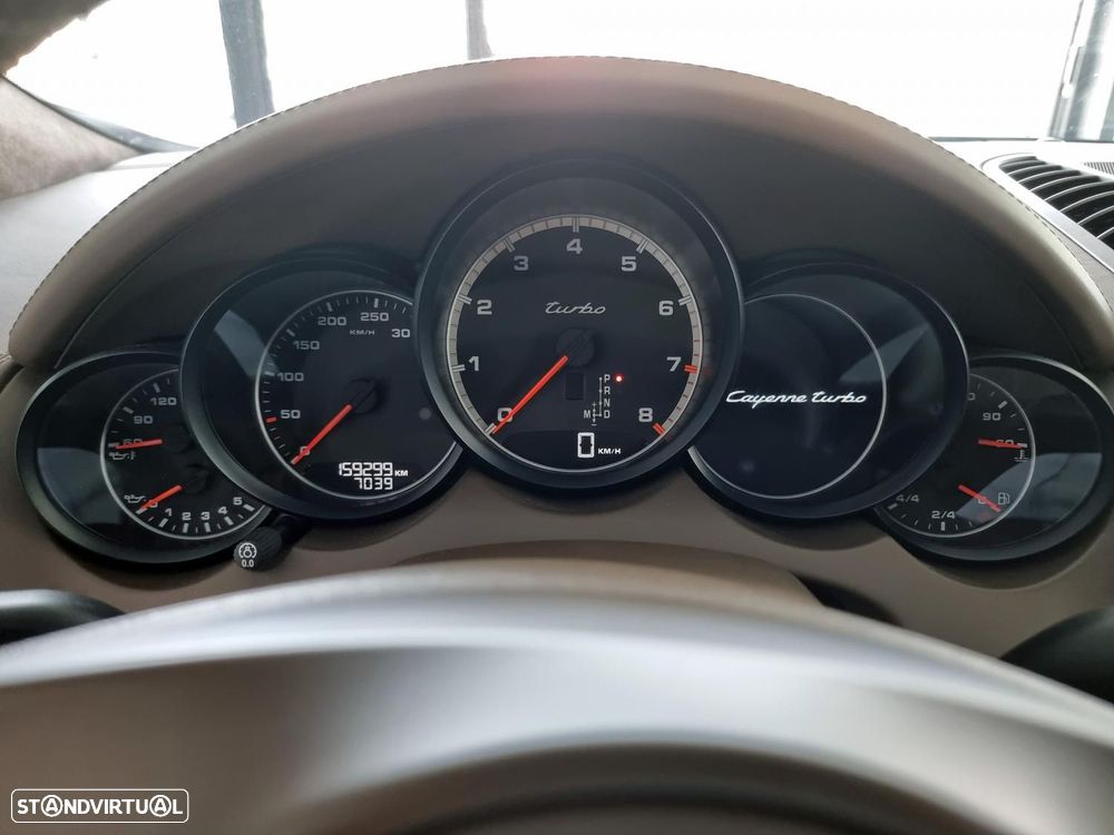 Porsche Cayenne Turbo - 9