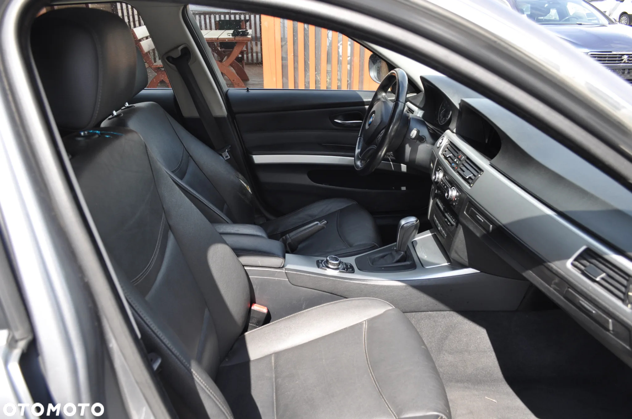 BMW Seria 3 320d xDrive DPF Touring - 16