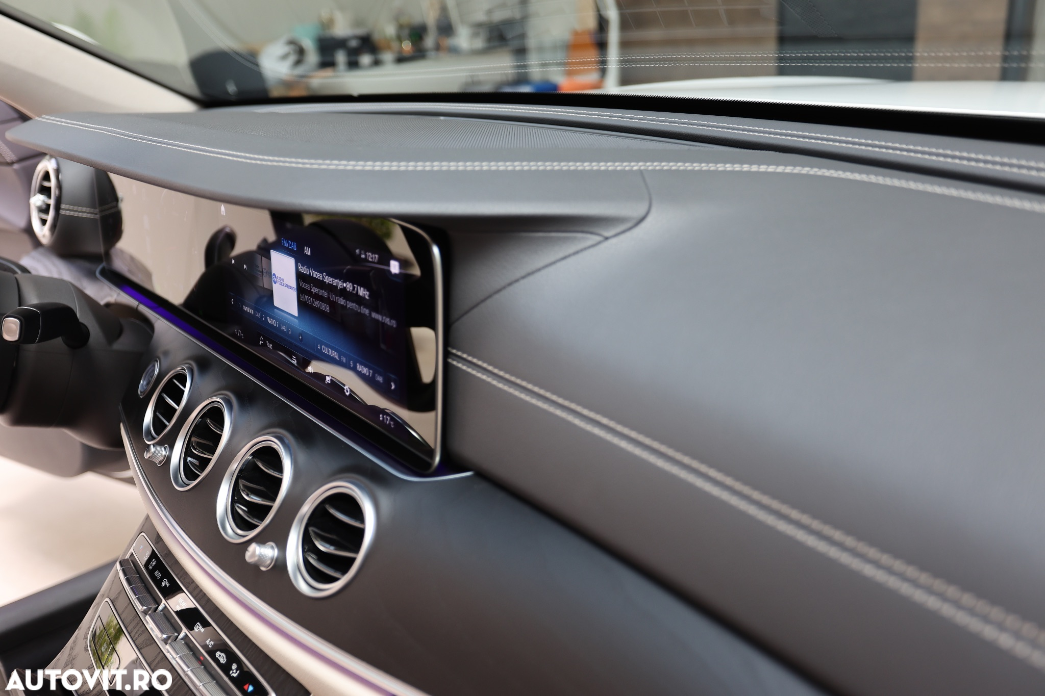 Mercedes-Benz E 300 d 4Matic 9G-TRONIC Exclusive - 21