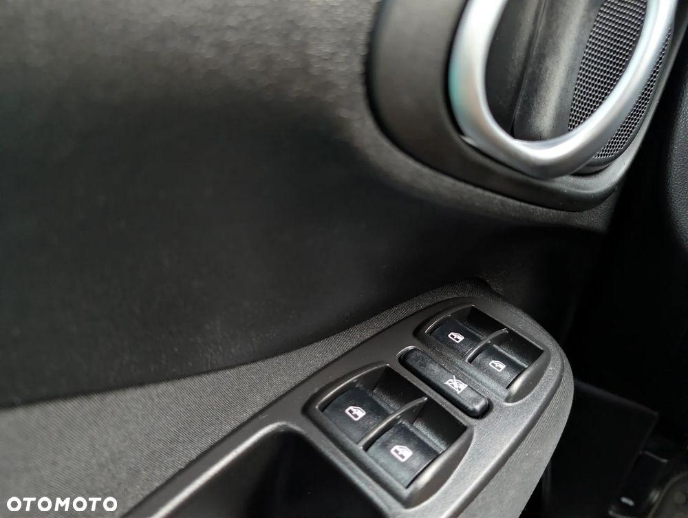 Fiat 500L 1.4 16V Urban Edition - 18
