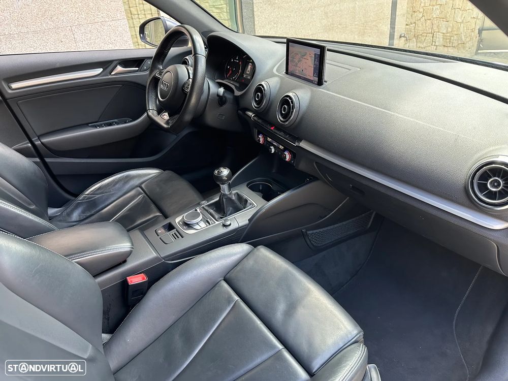 Audi A3 Sportback 2.0 TDI S-line - 23