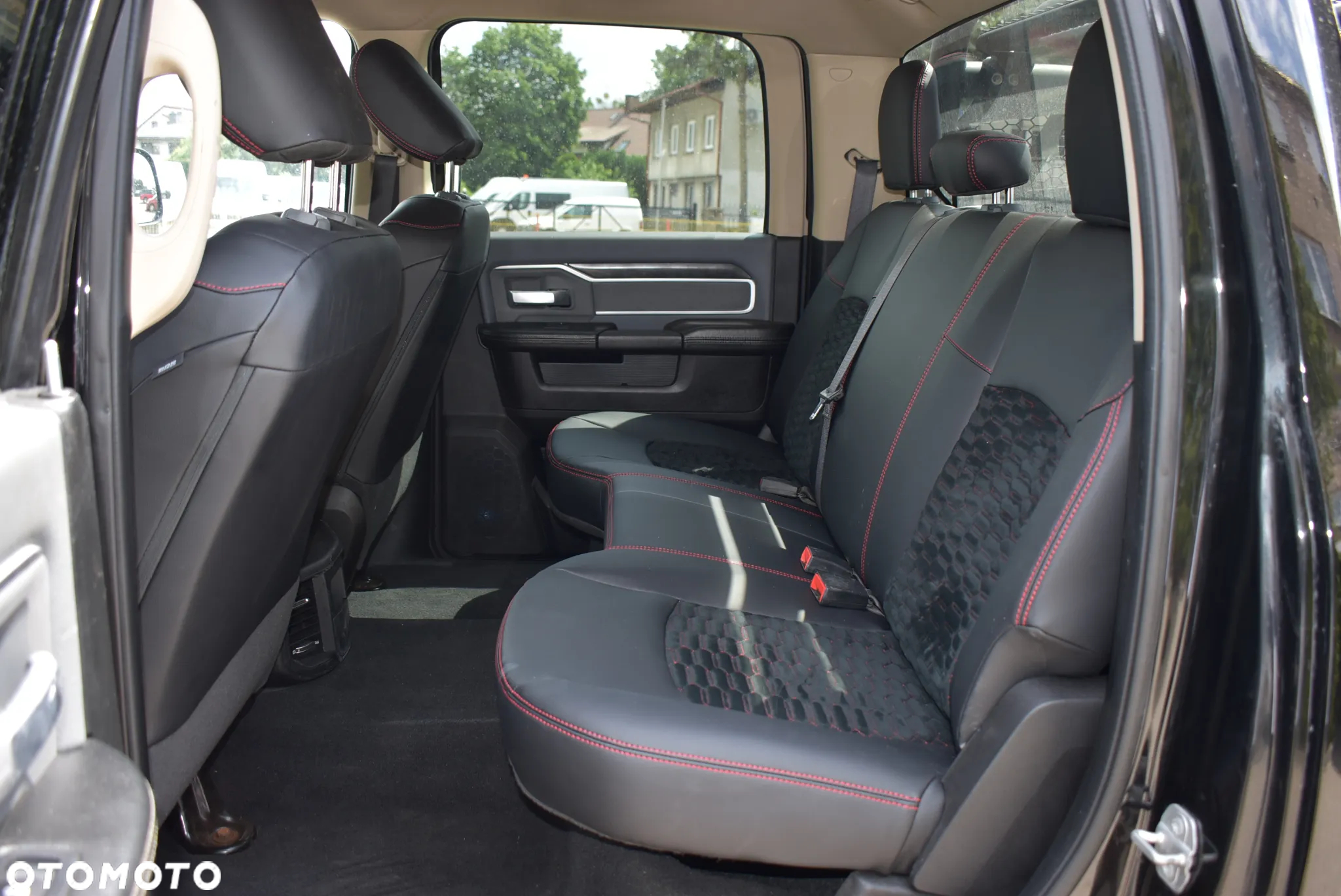 RAM 1500 Crew Cab Sport - 18