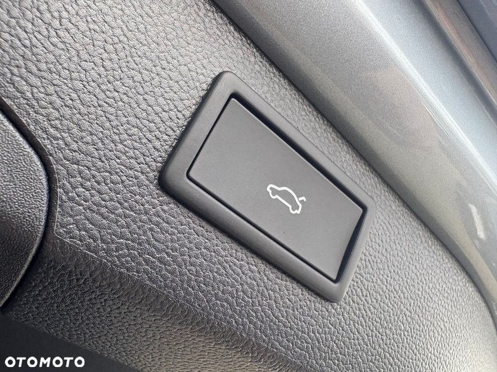 Volkswagen Passat Variant 2.0 TDI SCR R-Line Plus DSG - 22