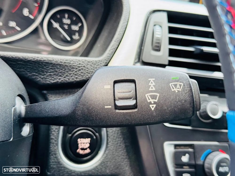 BMW 318 d Sport Line - 24