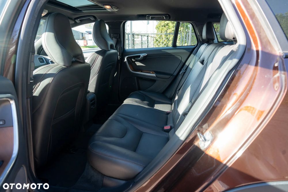 Volvo V60 Cross Country D4 Momentum - 20