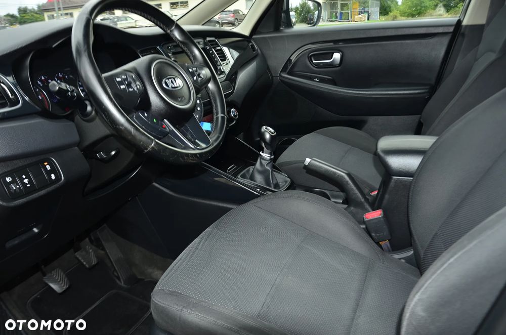 Kia Carens 1.7 CRDi L 7os - 19