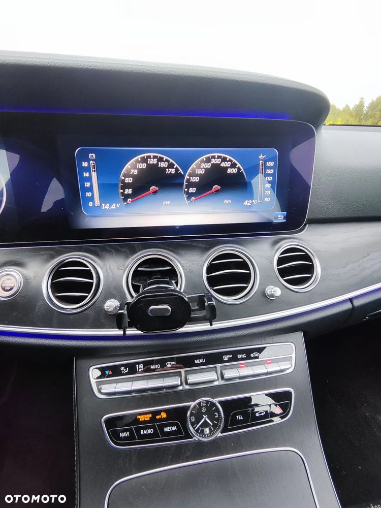 Mercedes-Benz Klasa E 220 d 4-Matic Business Edition 9G-TRONIC - 9