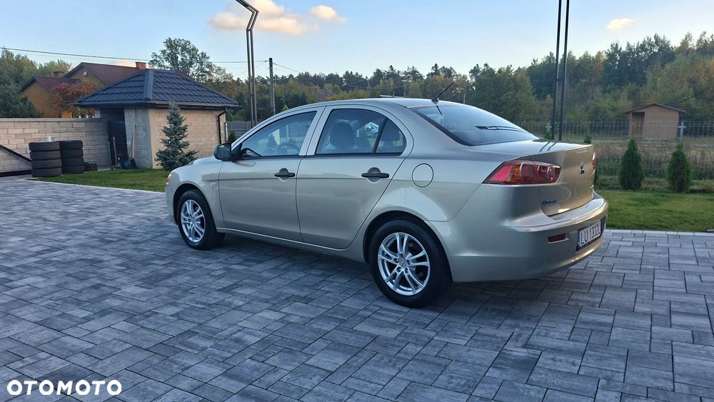 Mitsubishi Lancer - 13