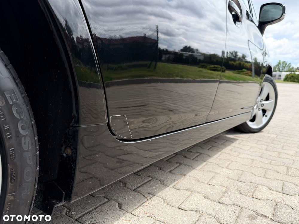 Toyota Prius - 30