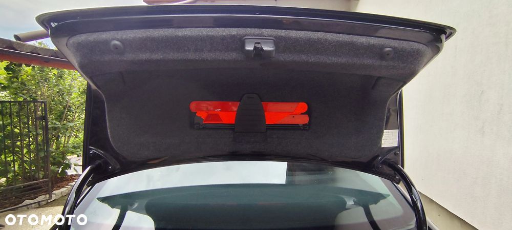 Volkswagen Passat 1.6 FSI Comfortline - 30