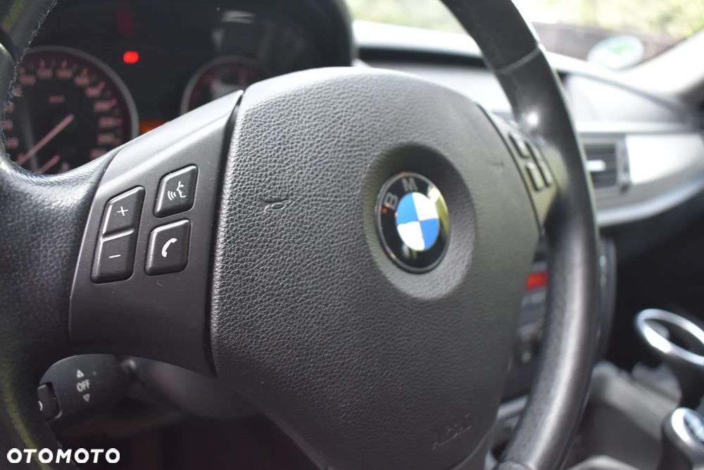 BMW X1 sDrive18d xLine - 19