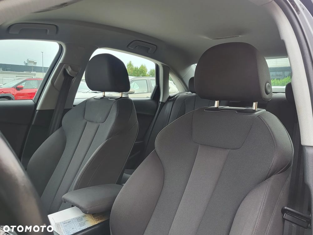 Audi A4 Limousine 35 TFSI mHEV Advanced S tronic - 12